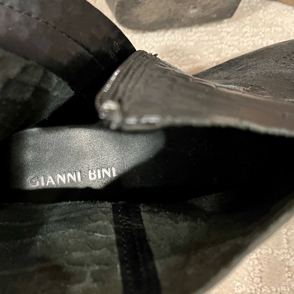 Gianni Bini Black leatherAnkle Boots - Picture 4 of 6